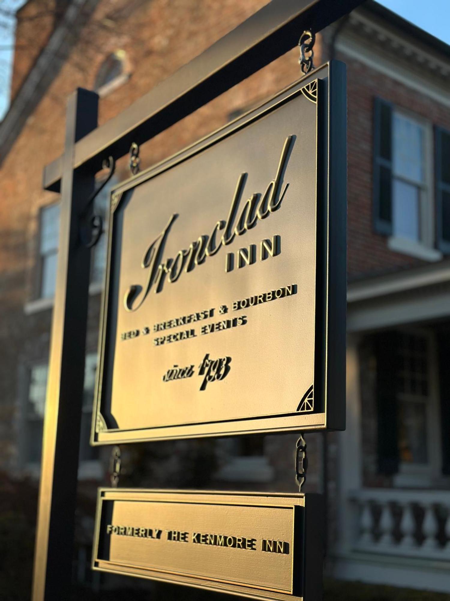 Ironclad Inn And Bourbon Room Фредериксбърг Екстериор снимка